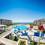 Premier אתר נופש 4*