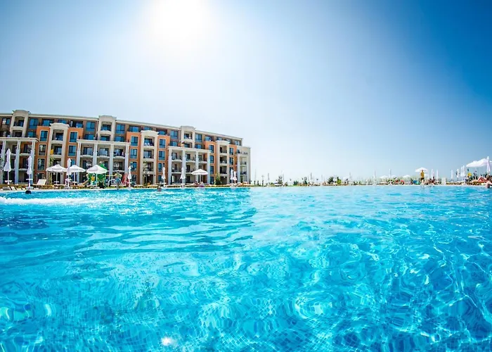 بريمير فورت بيتش ريزورت