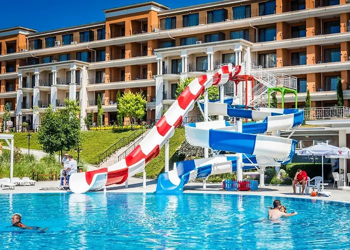 بريمير فورت بيتش ريزورت 4*