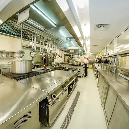 Premier אתר נופש 4*