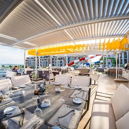 Resort Premier Fort Beach 4*